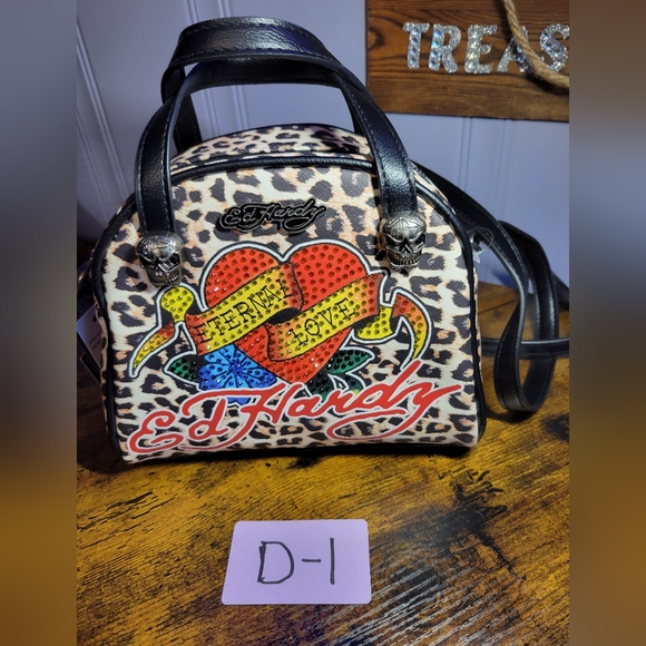 Ed Hardy Heart Skull Weekender Bag with Leopard Print - Picture 15 of 15